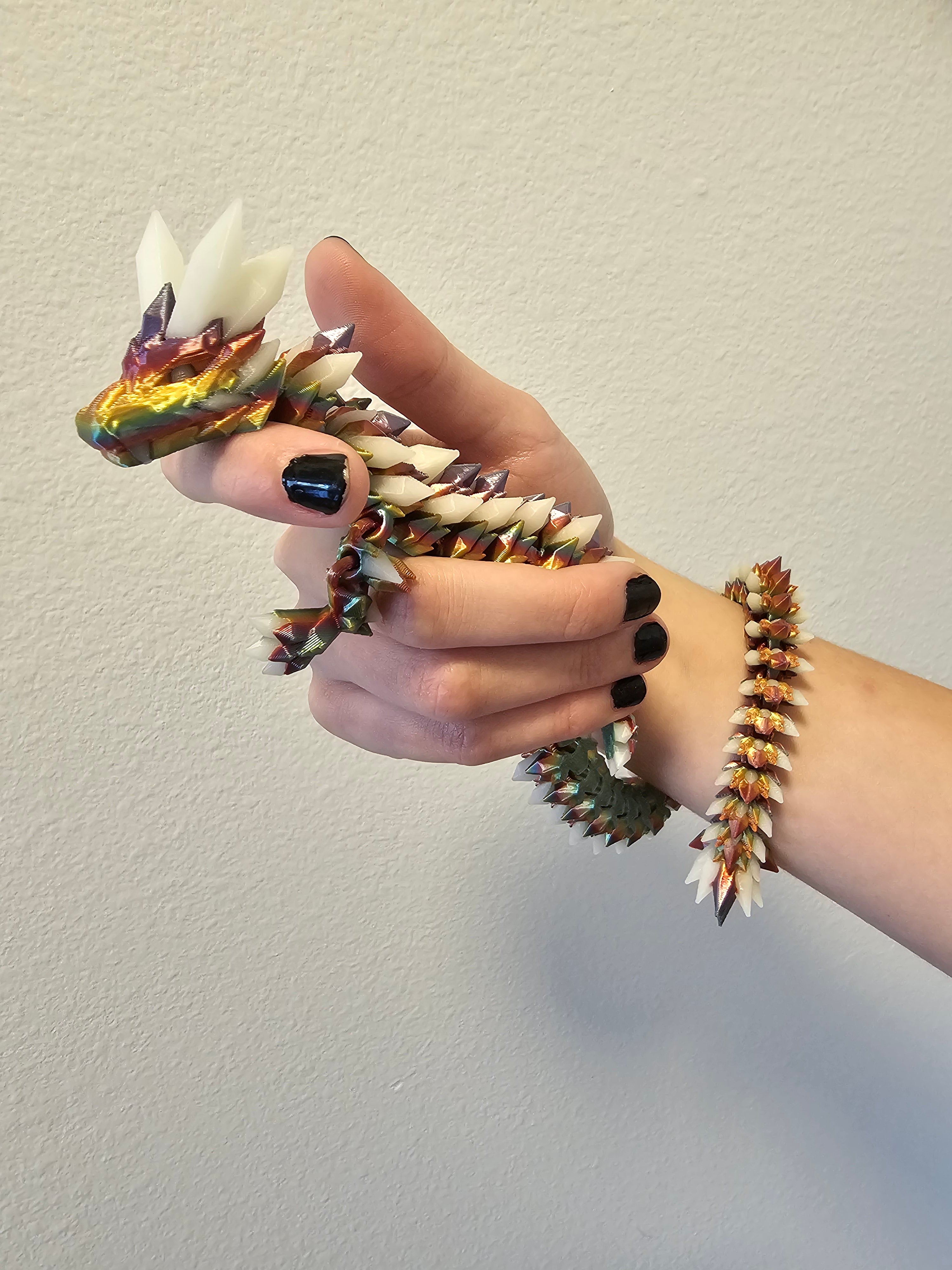 Crystal Dragon with Egg – Glow in The Dark Articulated 3D Printed Dragon, Flexible Fidget Desk Decor, Fantasy Collectible Display, Unique Gift for Dragon Lovers